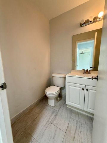 9640 NW 65th Street D10, Tamarac, FL 33321