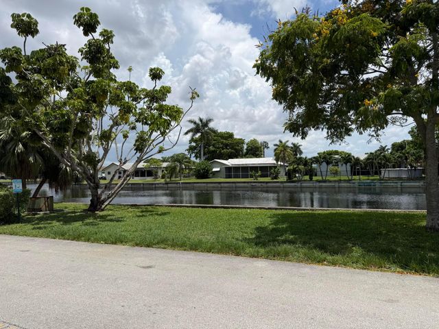 9640 NW 65th Street D10, Tamarac, FL 33321