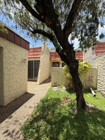 9640 NW 65th Street D10, Tamarac, FL 33321