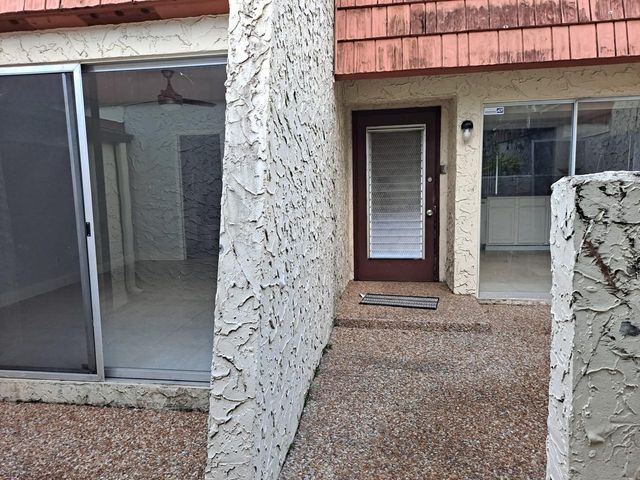 9640 NW 65th Street D10, Tamarac, FL 33321