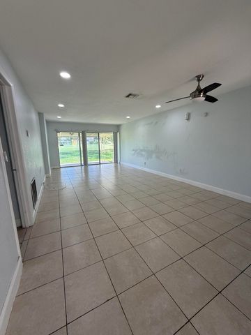 9640 NW 65th Street D10, Tamarac, FL 33321