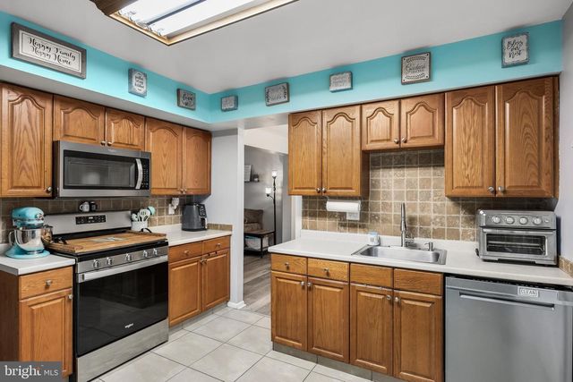 120 BAKER AVE, Atco, NJ 08004