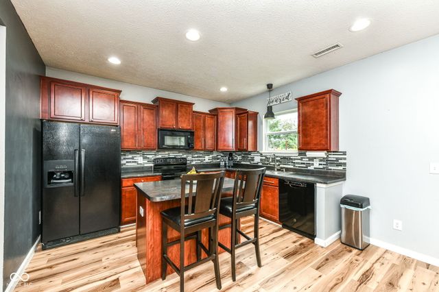 15378 Royal Grove Court, Noblesville, IN 46060