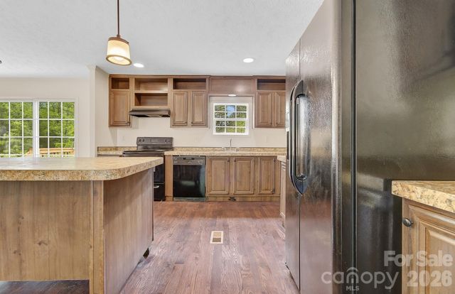 111 Buck Ridge Drive, Marion, NC 28752