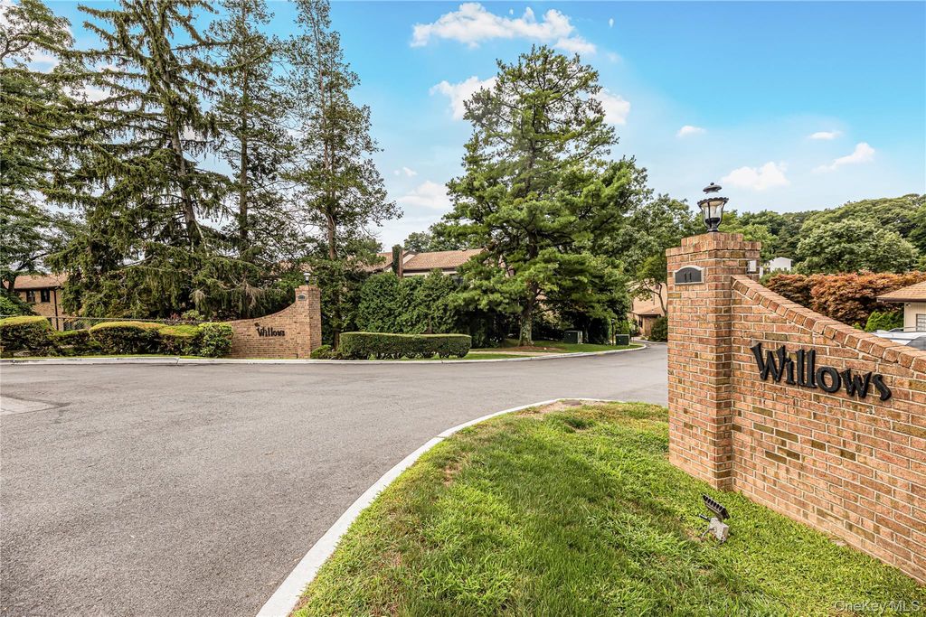 11 Jackson Avenue 27, Scarsdale, NY 10583 — photo 2