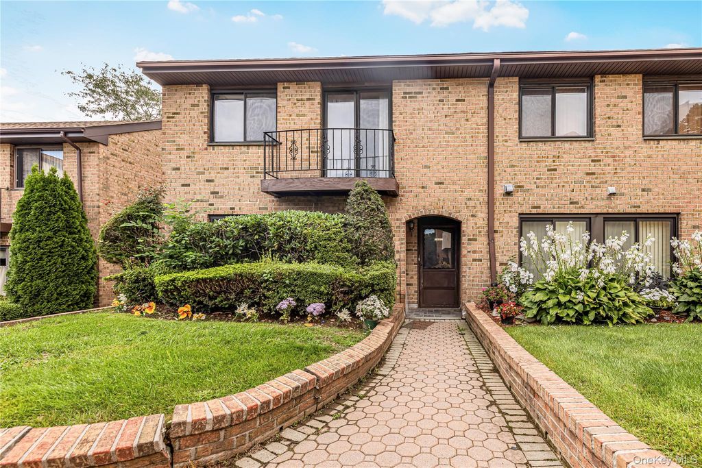 11 Jackson Avenue 27, Scarsdale, NY 10583 — photo 3
