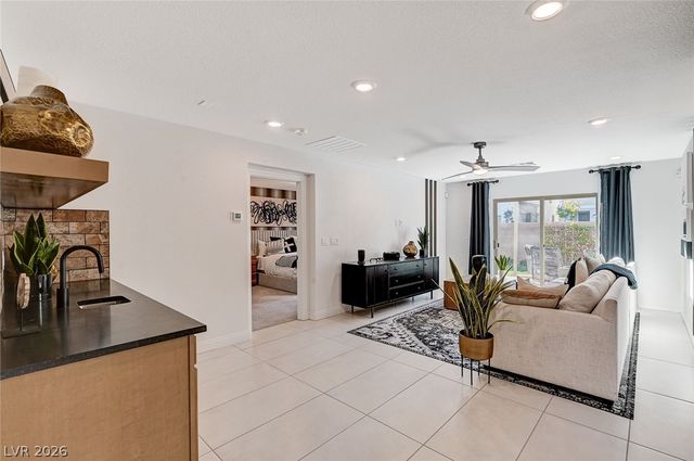 7977 Texas Hills Street, Las Vegas, NV 89113