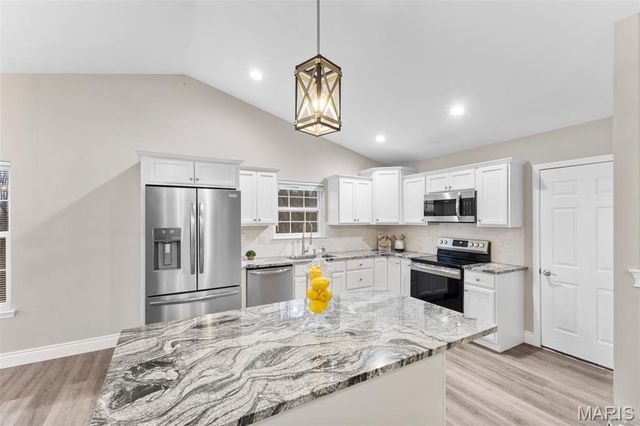 208 Sugar Maple Circle, Farmington, MO 63640