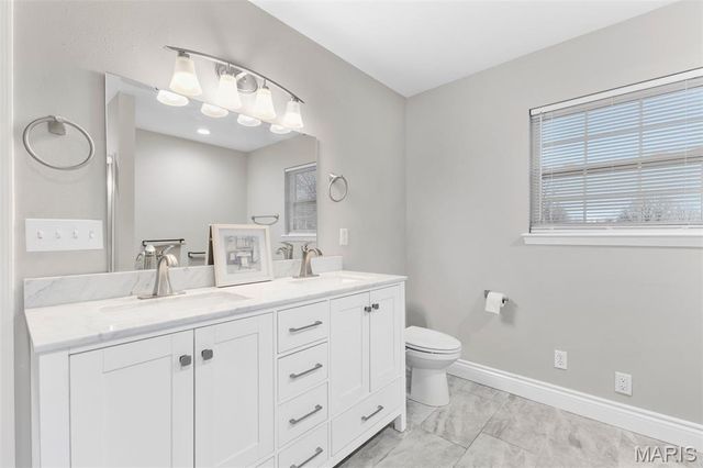 208 Sugar Maple Circle, Farmington, MO 63640