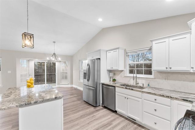 208 Sugar Maple Circle, Farmington, MO 63640