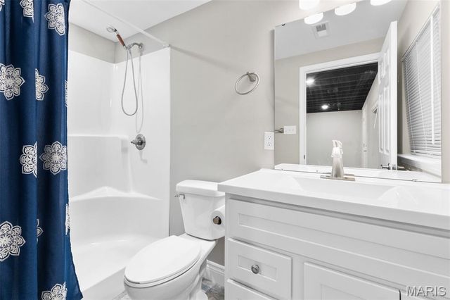 208 Sugar Maple Circle, Farmington, MO 63640