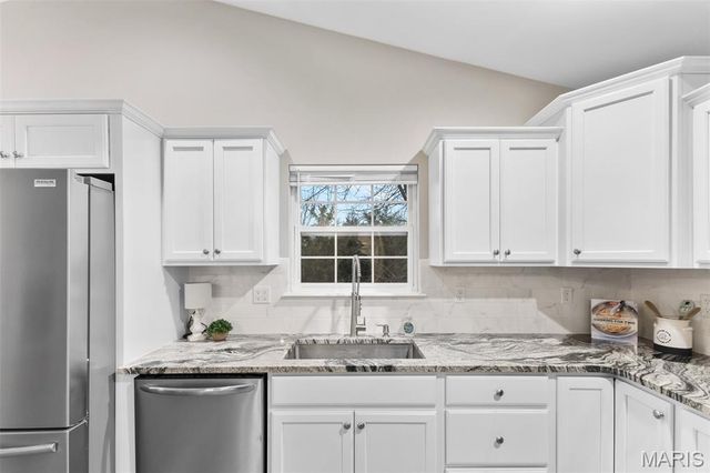 208 Sugar Maple Circle, Farmington, MO 63640