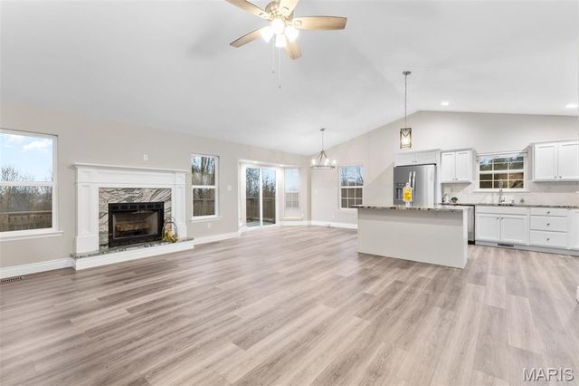 208 Sugar Maple Circle, Farmington, MO 63640