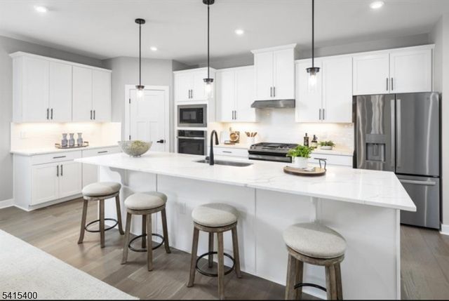 13 Thomas Knoll Blvd, Mansfield Twp., NJ 07865