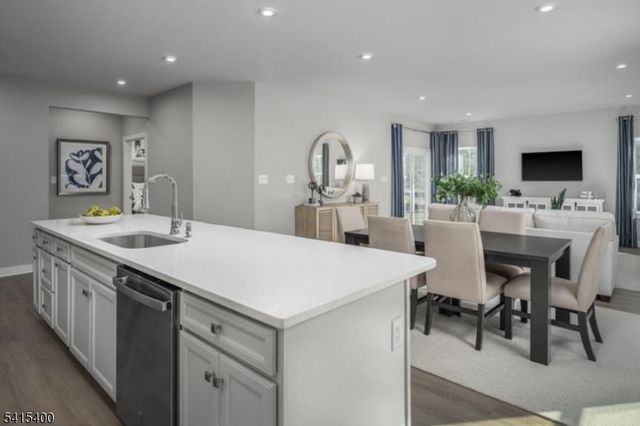 13 Thomas Knoll Blvd, Mansfield Twp., NJ 07865