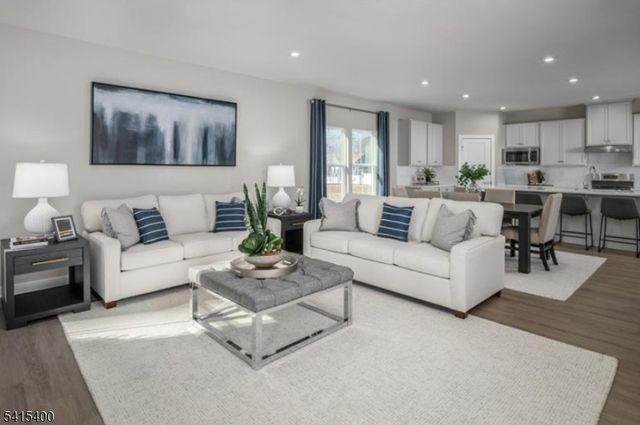 13 Thomas Knoll Blvd, Mansfield Twp., NJ 07865