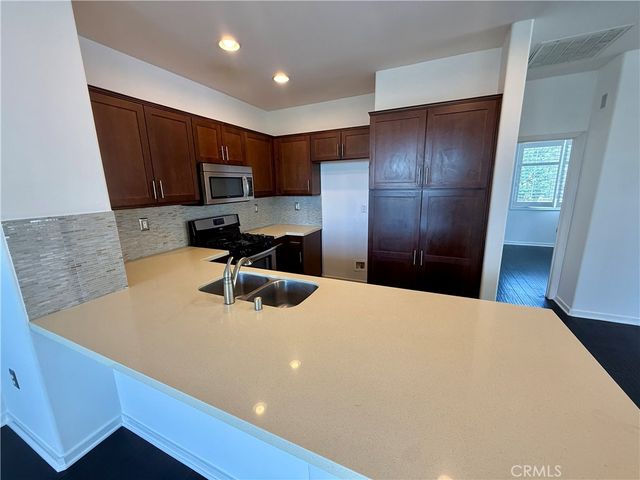 15605 Odyssey 14, Granada Hills, CA 91344