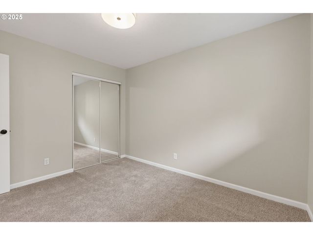 17928 ROYAL Ct, Lake Oswego, OR 97035