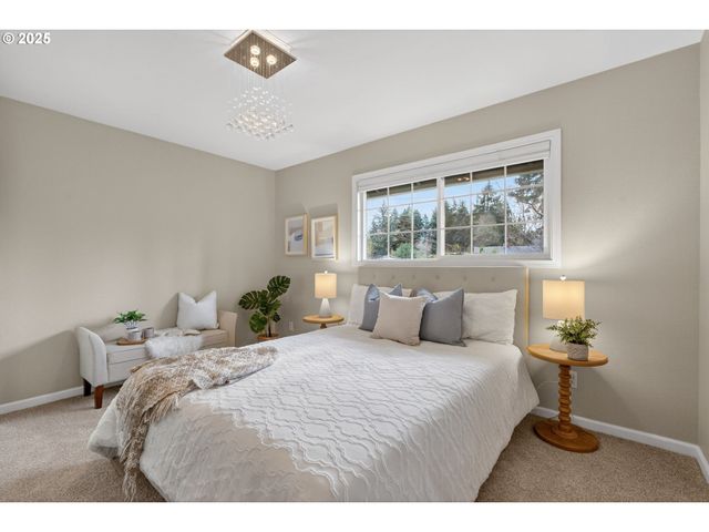 17928 ROYAL Ct, Lake Oswego, OR 97035