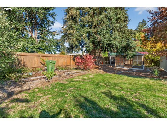 17928 ROYAL Ct, Lake Oswego, OR 97035