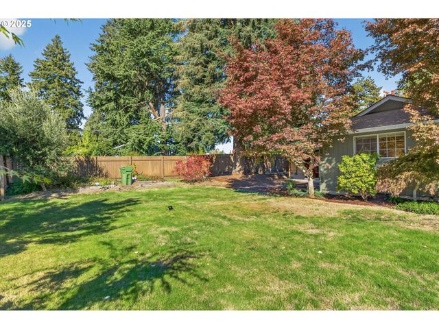 17928 ROYAL Ct, Lake Oswego, OR 97035