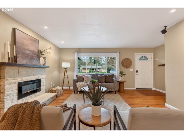 17928 ROYAL Ct, Lake Oswego, OR 97035