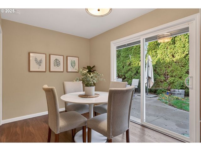 17928 ROYAL Ct, Lake Oswego, OR 97035