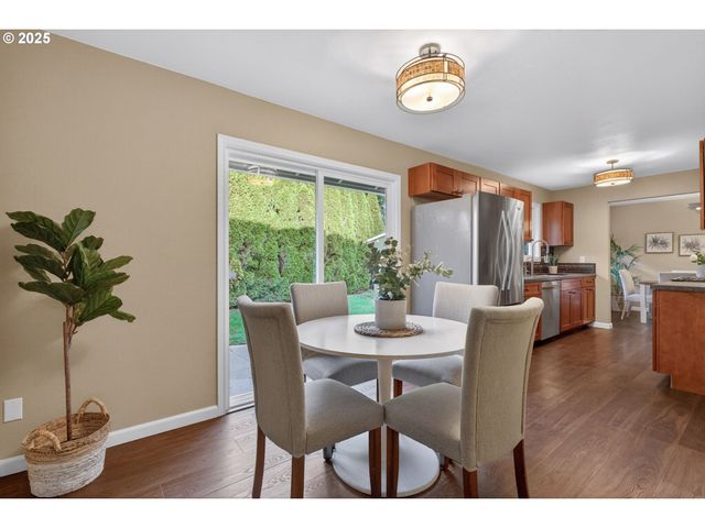 17928 ROYAL Ct, Lake Oswego, OR 97035