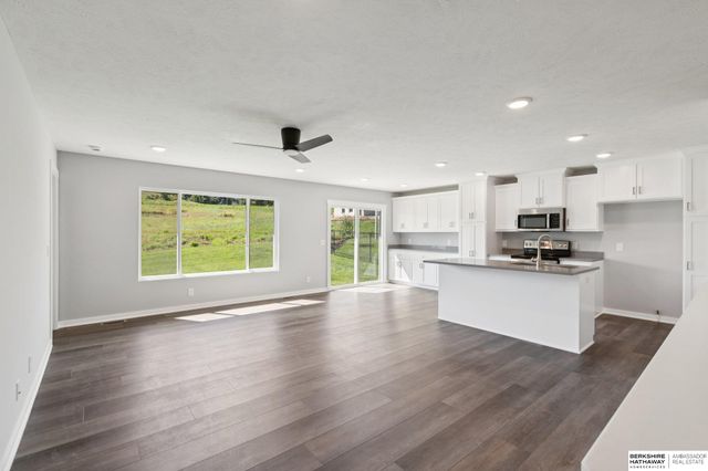 1423 Poulson Drive, Blair, NE 68008