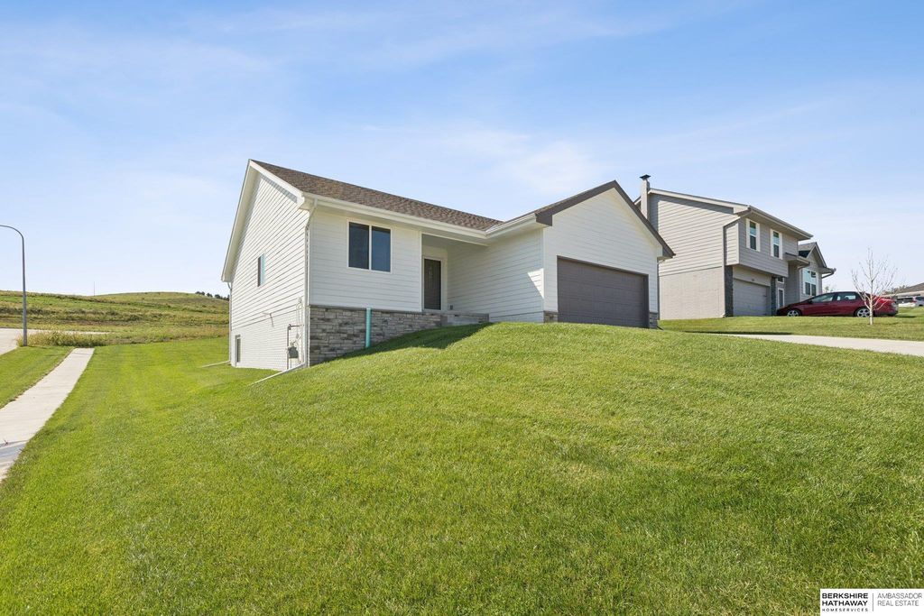 1423 Poulson Drive, Blair, NE 68008