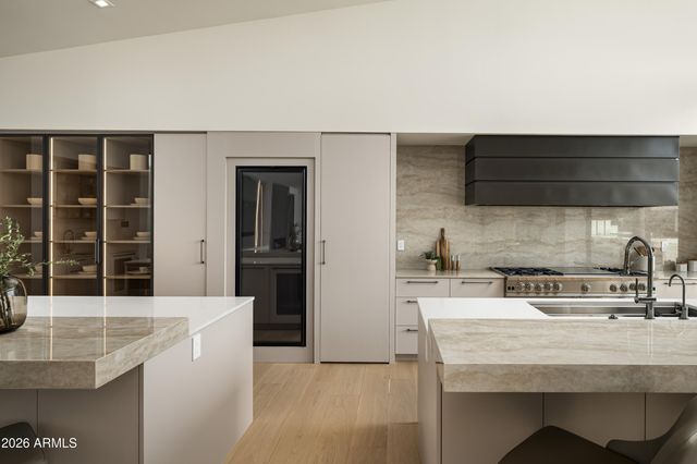 7545 N MOCKINGBIRD Lane, Paradise Valley, AZ 85253