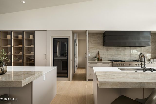 7545 N MOCKINGBIRD Lane, Paradise Valley, AZ 85253