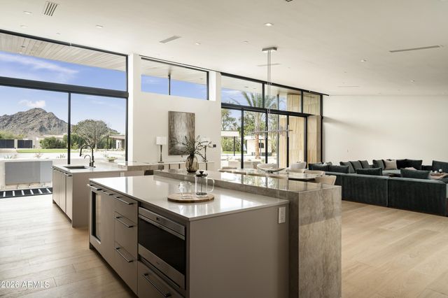 7545 N MOCKINGBIRD Lane, Paradise Valley, AZ 85253