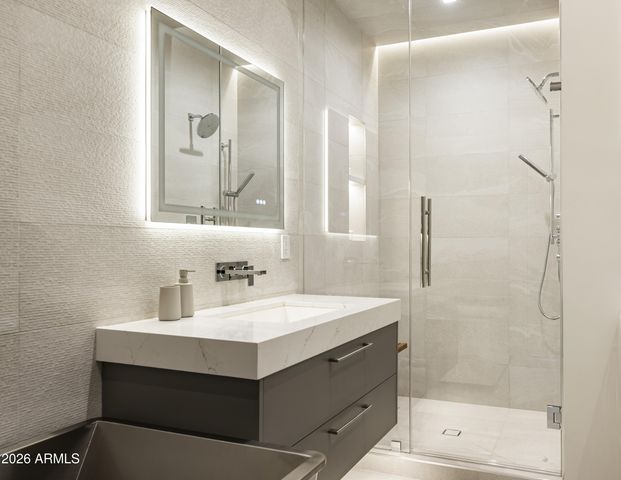 7545 N MOCKINGBIRD Lane, Paradise Valley, AZ 85253