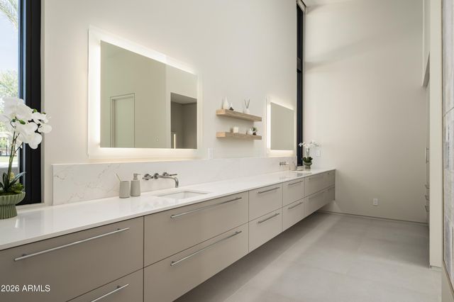 7545 N MOCKINGBIRD Lane, Paradise Valley, AZ 85253