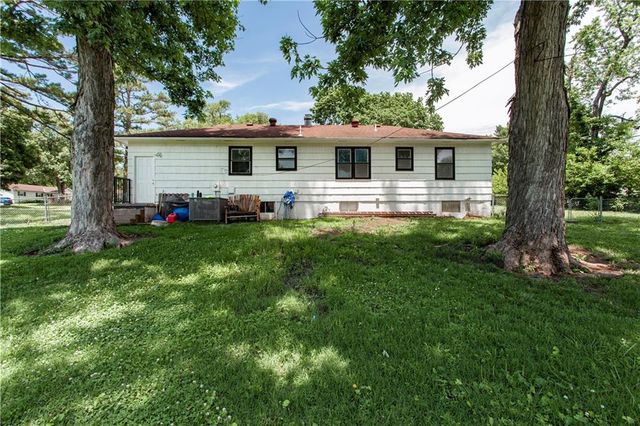 2522 Queen Ridge Drive, Independence, MO 64055