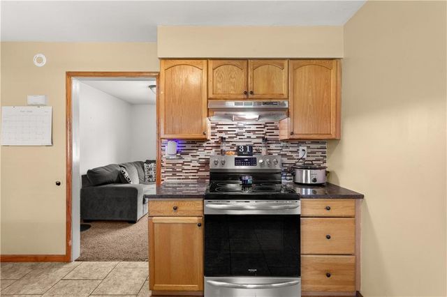 2522 Queen Ridge Drive, Independence, MO 64055