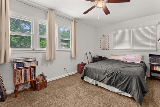 2522 Queen Ridge Drive, Independence, MO 64055