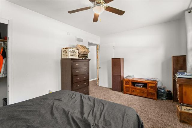 2522 Queen Ridge Drive, Independence, MO 64055