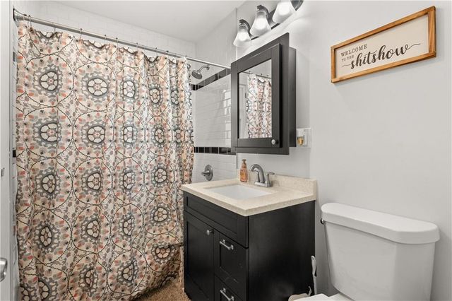 2522 Queen Ridge Drive, Independence, MO 64055