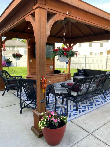 713 N Robin Court, Griffith, IN 46319