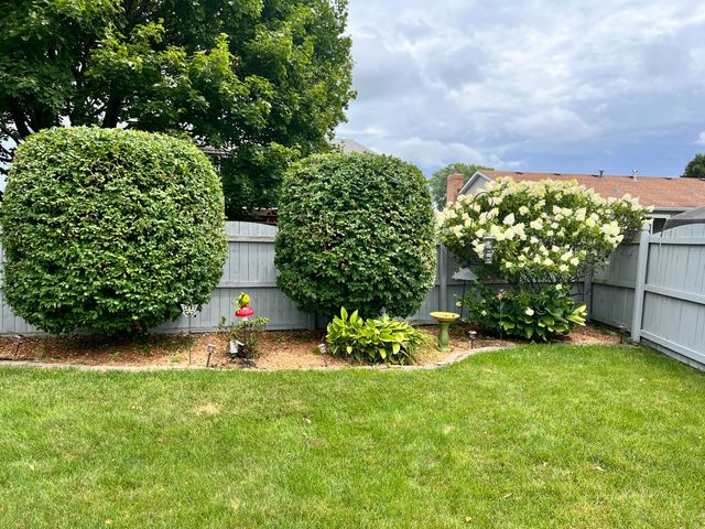 713 N Robin Court, Griffith, IN 46319