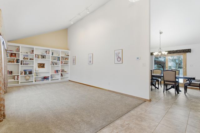 713 N Robin Court, Griffith, IN 46319