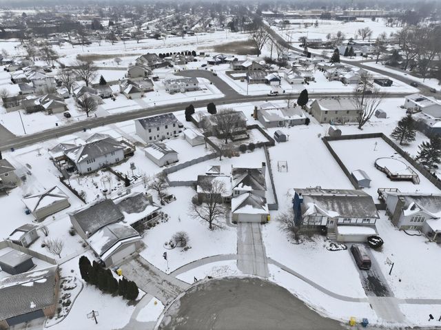 713 N Robin Court, Griffith, IN 46319