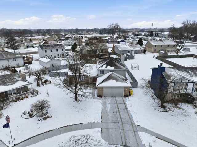 713 N Robin Court, Griffith, IN 46319