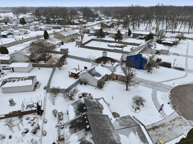 713 N Robin Court, Griffith, IN 46319