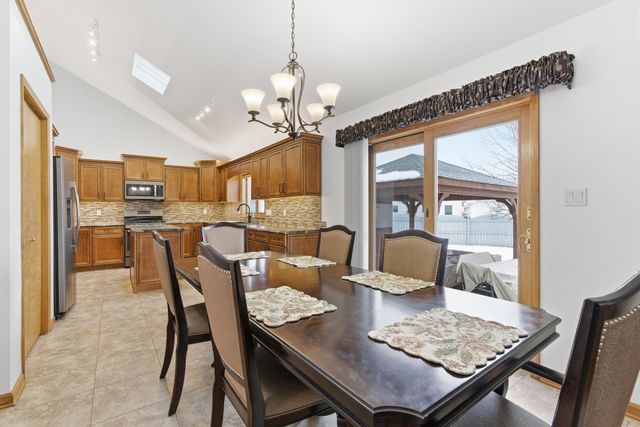 713 N Robin Court, Griffith, IN 46319