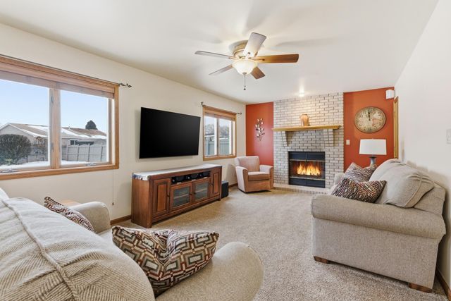 713 N Robin Court, Griffith, IN 46319