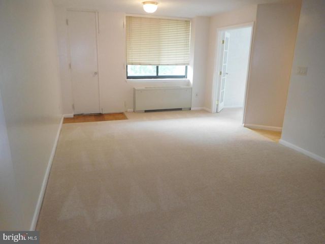 4390 LORCOM LN #512, Arlington, VA 22207