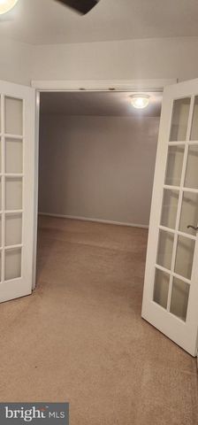 4390 LORCOM LN #512, Arlington, VA 22207